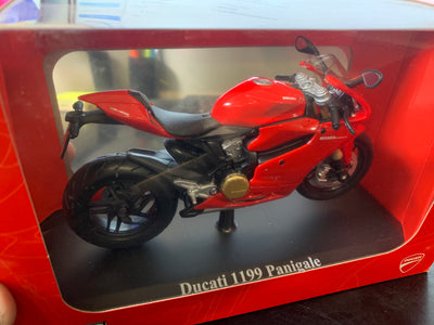 Maisto 1/12 Ducati 1199 Panigale Motorcycle 32704