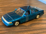 AS IS Motormax 1/24 1998 Ford Crown Victoria BLUE NO BOX