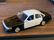 AS IS Motormax 1/24 1998 Ford Crown Victoria Police car Blank B&W NO BOX