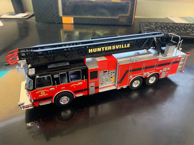 AS IS IXO 1/43 SMEAL 105' Aerial Ladder Fire Truck Huntersville AS IS