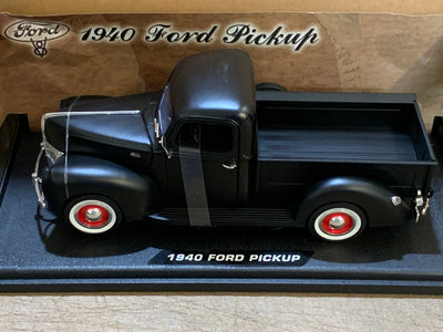 Motormax 1/18 1940 Ford Pickup Truck Flat Black 73170BLK