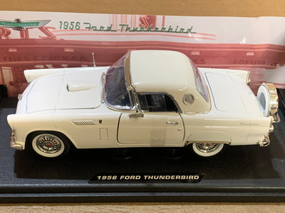 Motormax 1/18 1956 Ford Thunderbird White 73176WHT