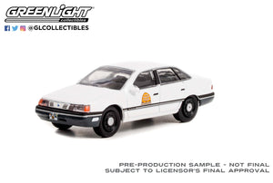 Greenlight 1/64 Hot Pursuit 41 Utah Highway Patrol '90 Ford Taurus Police 42990A